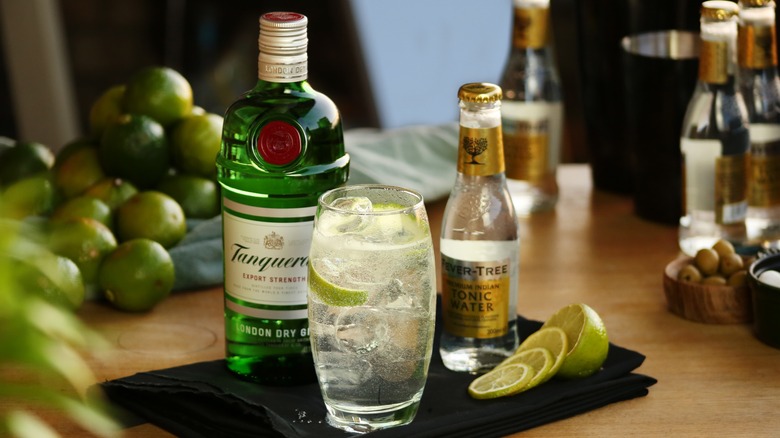 Tanqueray gin and tonic