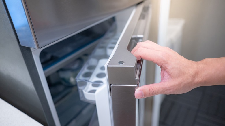 hand opening refrigerator