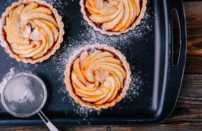 Make individual tarts for dessert 