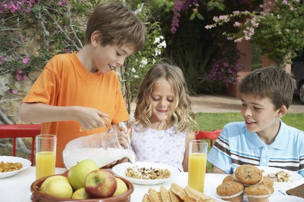 Setting the Kid's Table