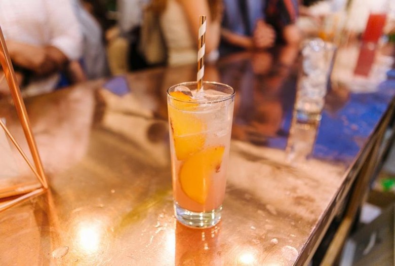 Drink: Peach Royale