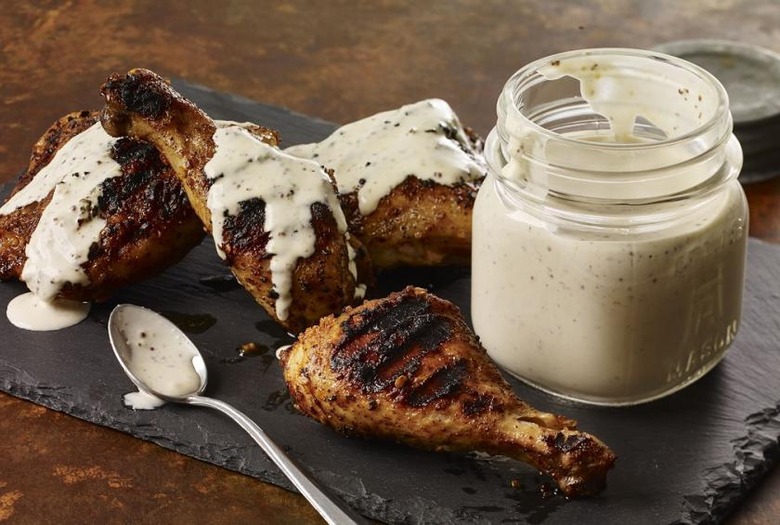 Entrée: White BBQ Sauce With Smoky Chicken