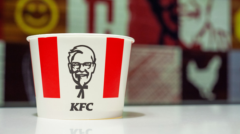 KFCchicken bucket
