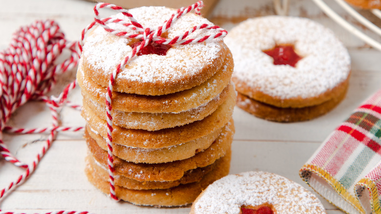 Linzer tarts wrapped in string