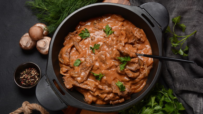 Beef stroganoff in crockpot