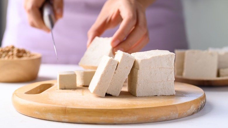 cutting tofu into cubes