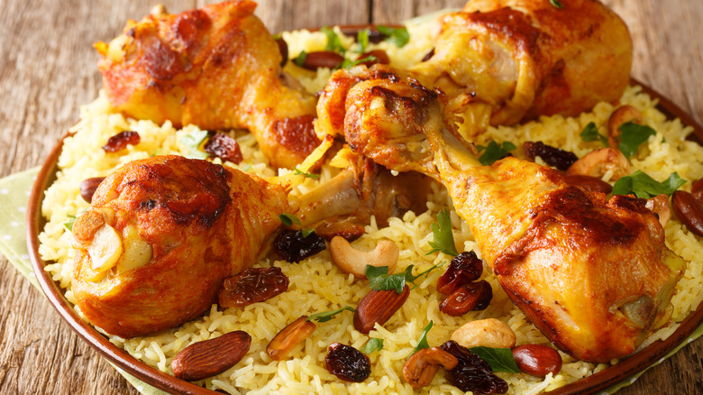 chicken and rice with raisins