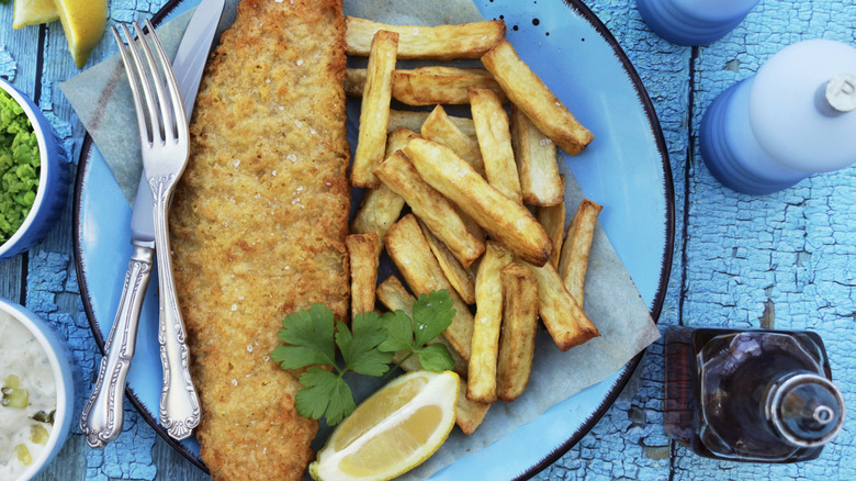 fish and chips with vinegar