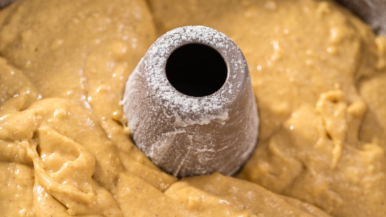 Bundt pan with cake mixture