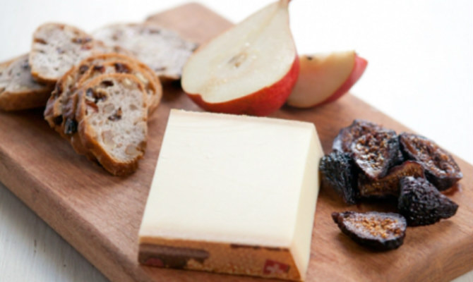 Le Gruyère Cheese and Fig Plate