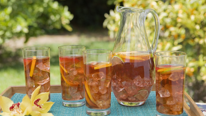 Serving tray of iced tea