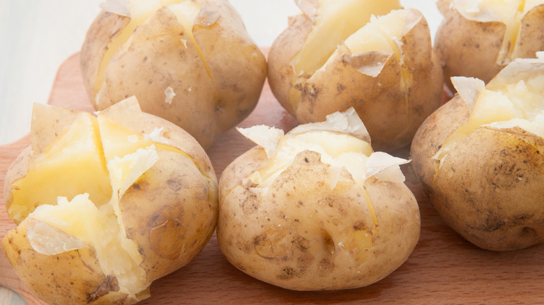 Steamed potatoes with skins on