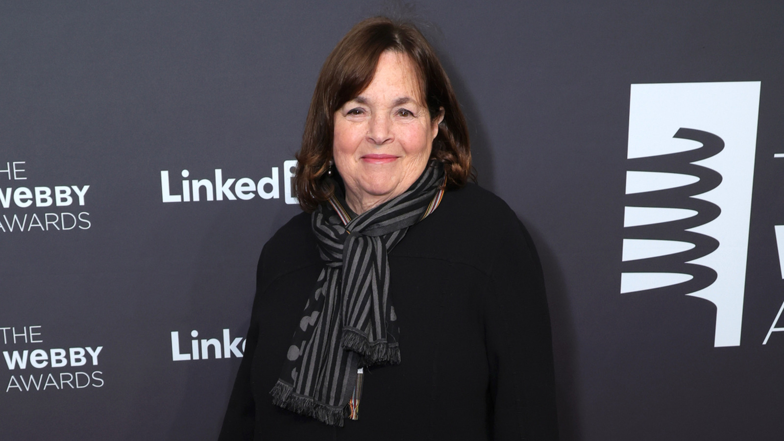 Ina Garten's Secret Ingredient For Burger Patties Is Already In Your Fridge