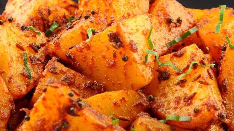 spice-coated roasted potatoes