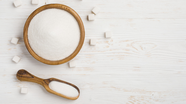 sugar in bowl on table