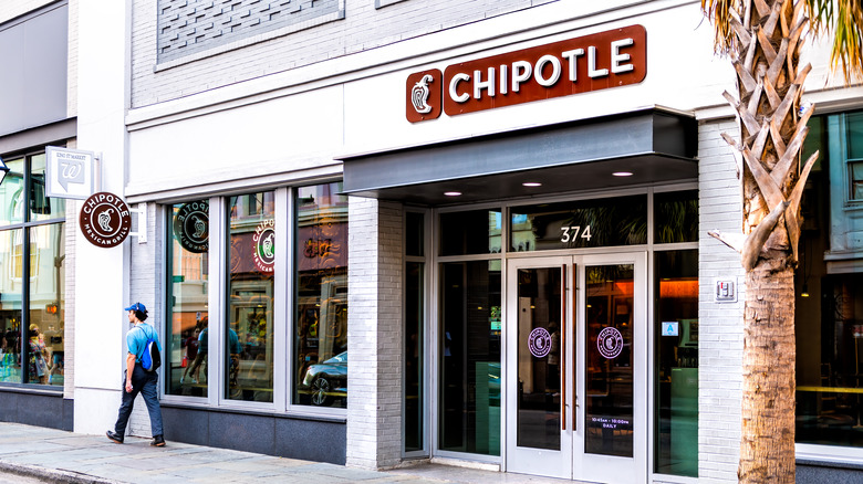 Chipotle exterior