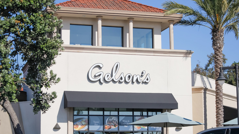 Gelson's supermarket sign