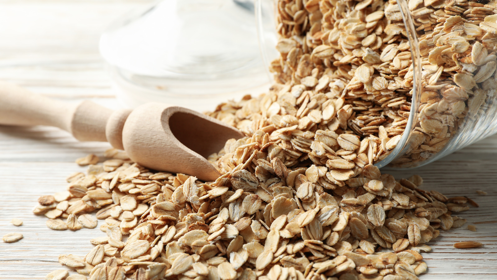 Is It Dangerous To Eat Expired Oats?