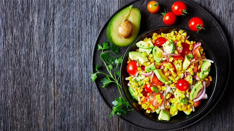 Raw corn and tomato salad 