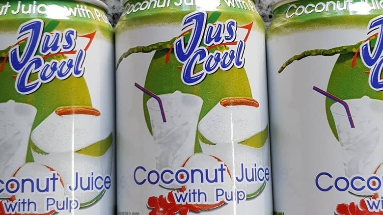 Coconut juice with pulp in cans