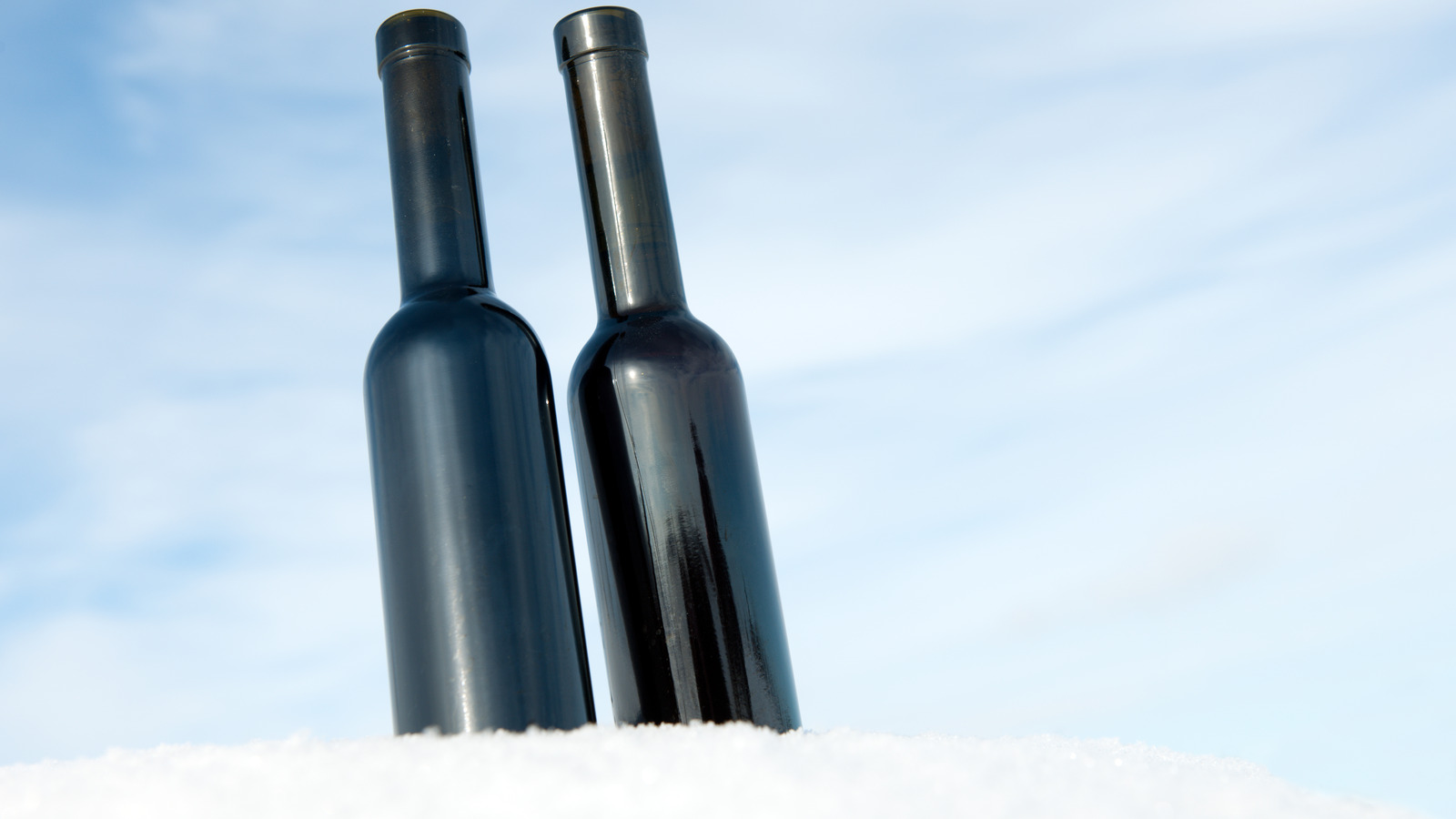 https://www.thedailymeal.com/img/gallery/it-turns-out-ice-wine-was-invented-completely-by-accident/l-intro-1684208015.jpg