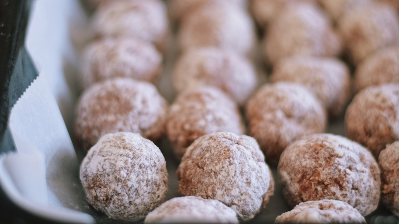 Raw meatballs with flour coating