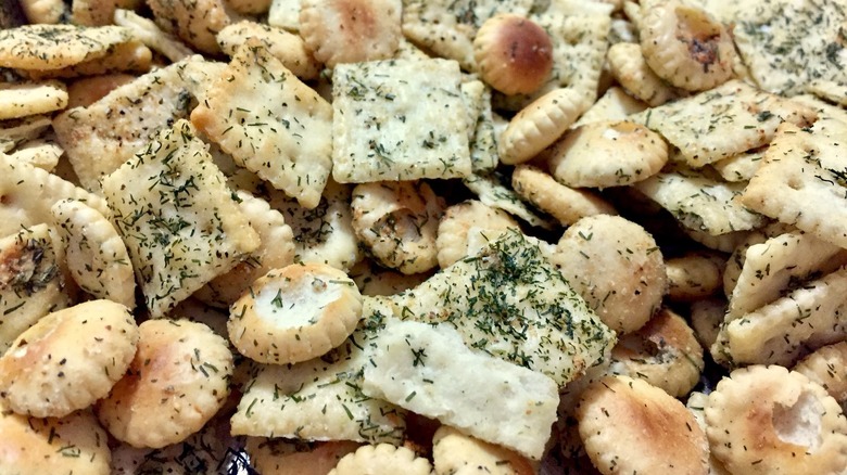 Herbed oyster crackers