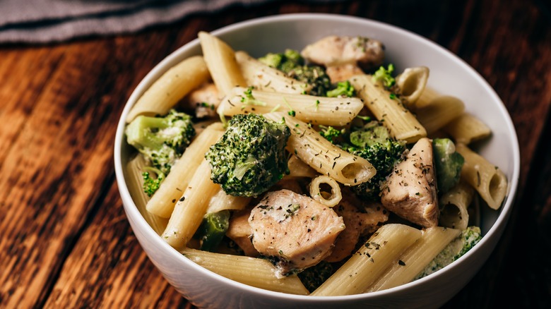 Pasta with broccoli and chicken