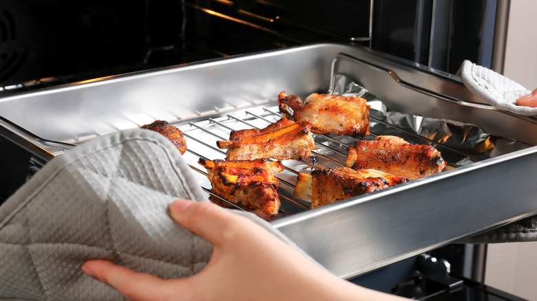 removing ribs from oven