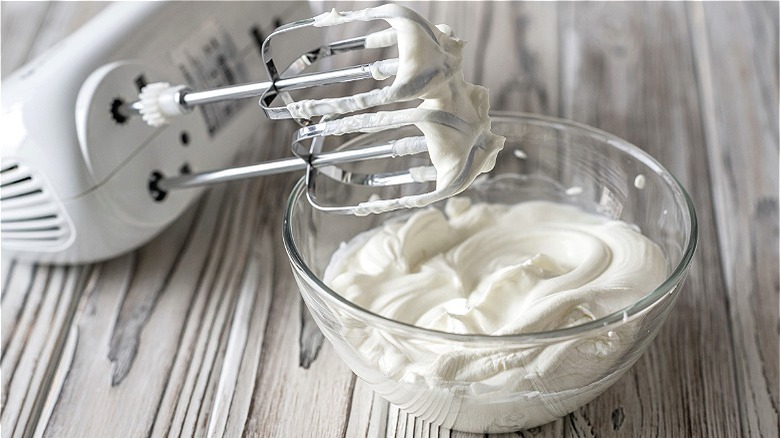 Hand mixer and whipped cream 