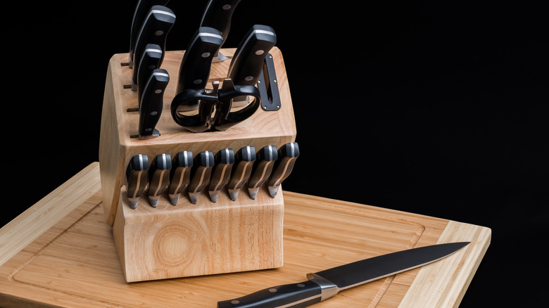 Knife set in block