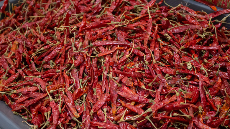 dried chile de arbol