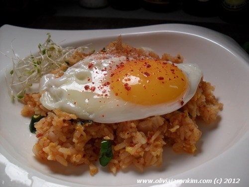 Kimchi Bokkeumbab (Kimchi Fried Rice)