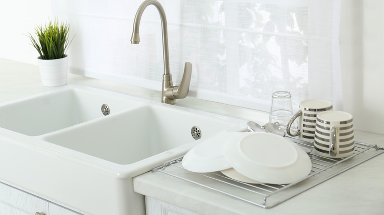 Sink and dishes drying