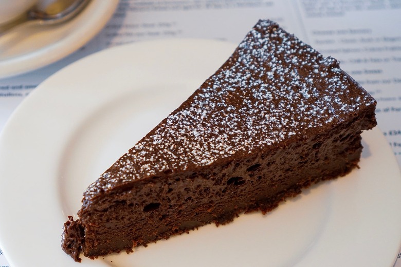 Flourless Chocolate Cake with Walnuts