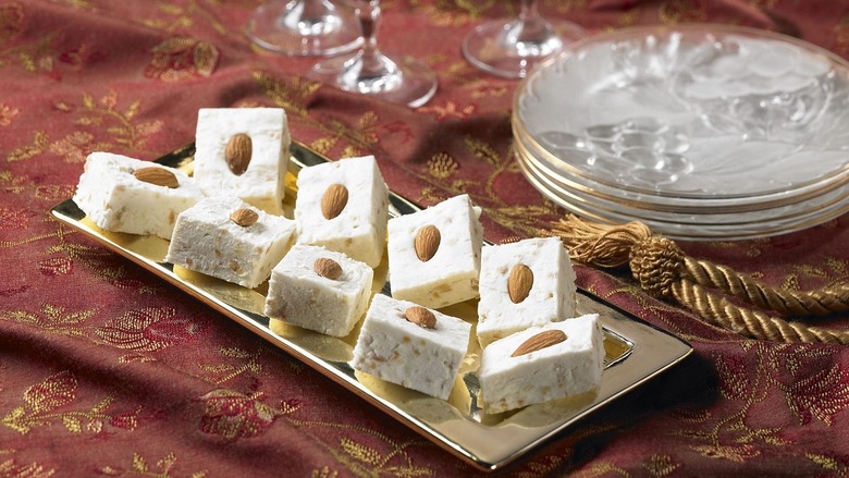 Vanilla Fudge with Almonds