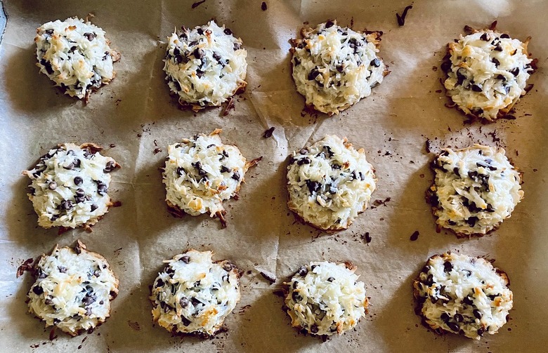 Chocolate Chip Macaroons