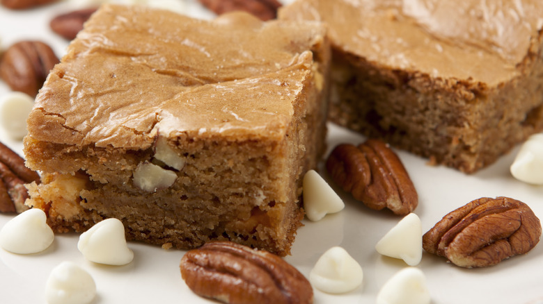 Blondies with white chocolate and pecans