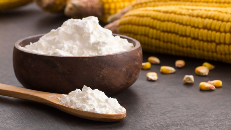 corn starch in bowl with spoon 