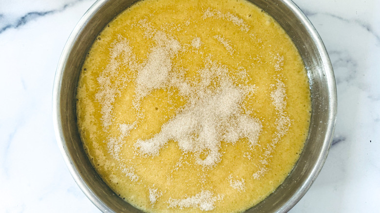 sugar topping on cake batter