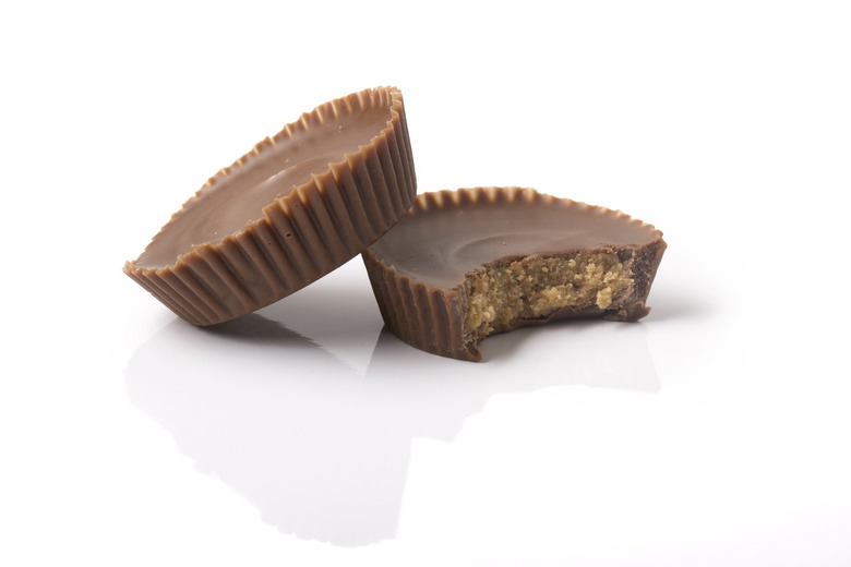 UnReal Dark Chocolate Crispy Quinoa Peanut Butter Cups