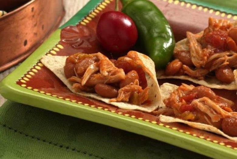 Slow Cooker Shredded Chicken Nachos