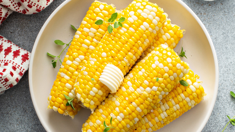 Buttered corn on a platter