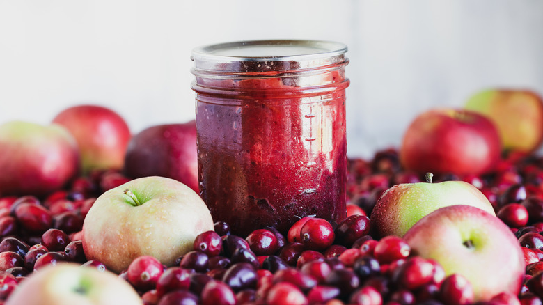 Cranberry sauce and apples