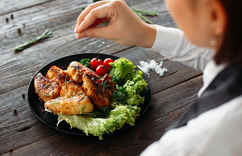 Grilled Chicken Wings With Jalapeño Barbecue Sauce