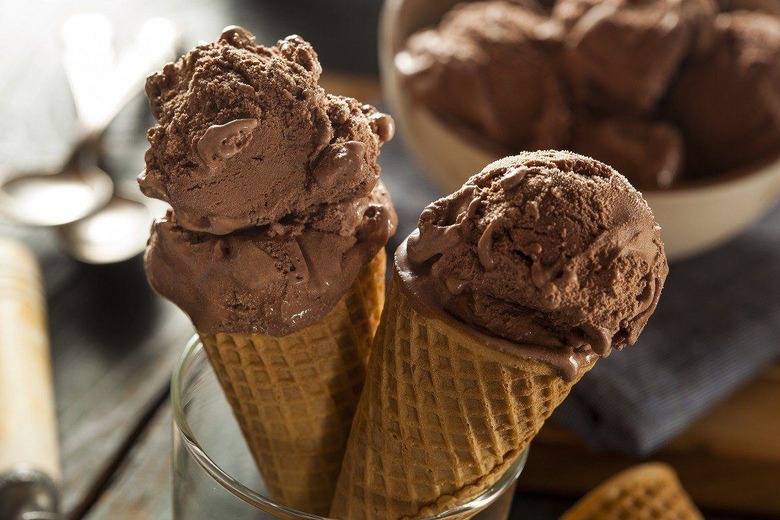 Make This Delicious Chocolate Ice Cream Recipe In Only 10 Minutes