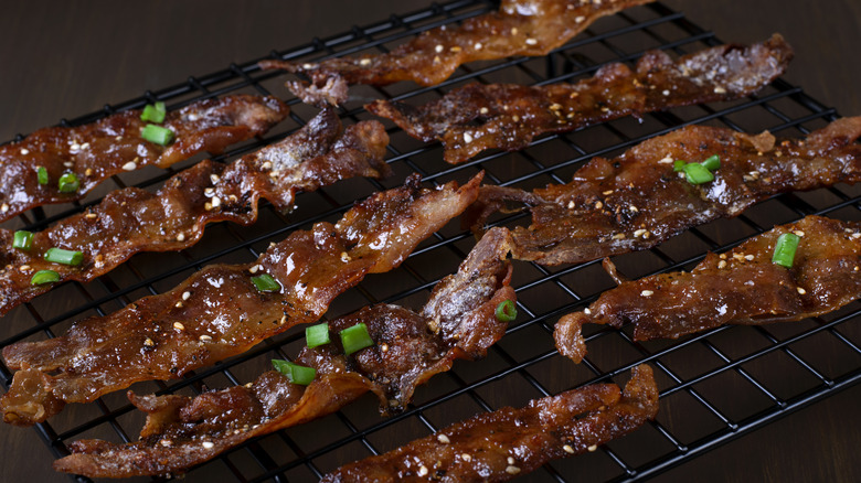 bacon with maple syrup glaze 