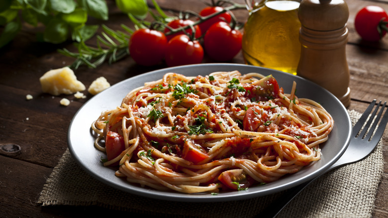 Spaghetti with marinara sauce