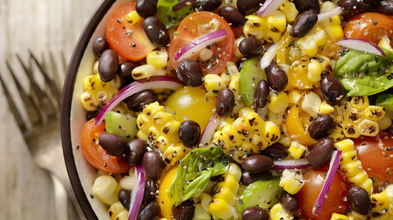 Veggie salad with canned black beans