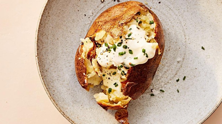 baked potato with creme fraiche and chives
